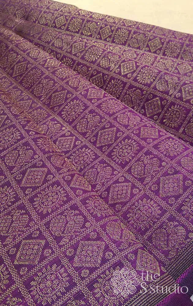Magenta kanchi silk blouse material with mayil chakaram buttas