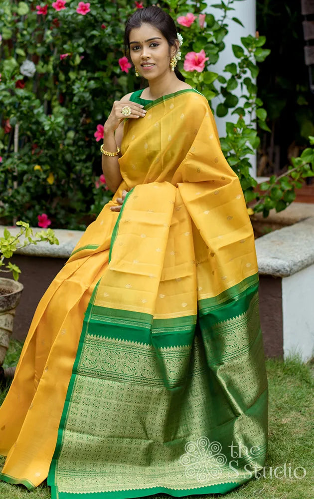 Buy AVANTIKA FASHION Woven Kanjivaram Pure Silk, Art Silk Green Sarees  Online @ Best Price In India | Flipkart.com