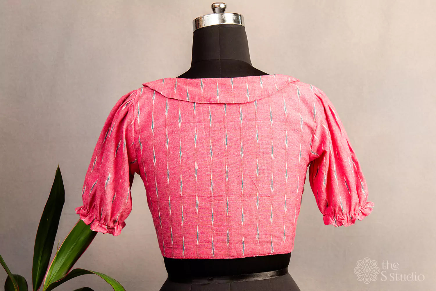Pink collared neck cotton printed blouse