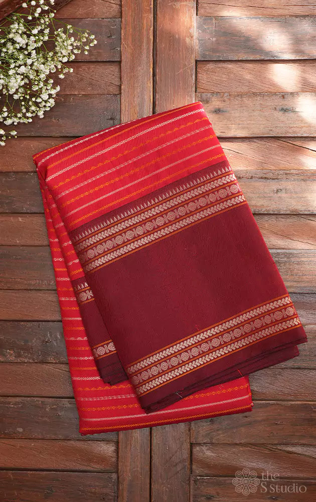 Red thread veldhari lines kanchi silk saree with rettai pet border