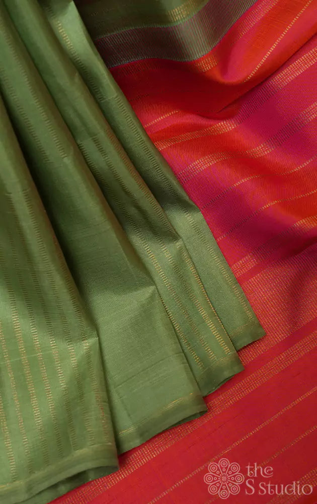 Elachi green vertical thread lines kanjivaram saree with contrast pallu